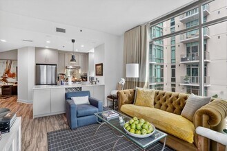 905 Juniper St NE in Atlanta, GA - Building Photo - Building Photo