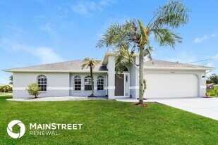8332 Caloosa Rd in Ft. Myers, FL - Building Photo