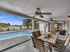 406 Sailboat Cir in Weston, FL - Building Photo - Building Photo