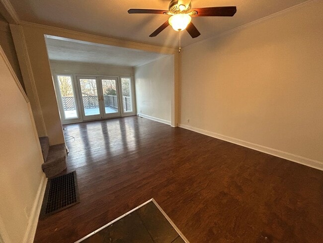 243 W Pine St in Grove City, PA - Building Photo - Building Photo