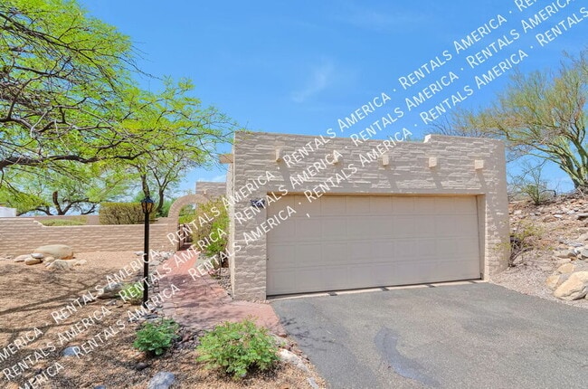 property at 5421 N Paseo de la Pereza