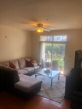 2655 Prosperity Ave, Unit 227 in Fairfax, VA - Foto de edificio - Building Photo