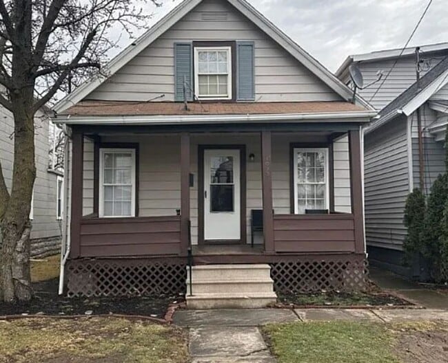 property at 1033 Washington Ave