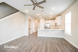 18403 Idyllic Aly in Shenandoah, TX - Building Photo - Building Photo