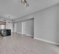 3470 E Coast Ave, Unit H1602 in Miami, FL - Foto de edificio - Building Photo