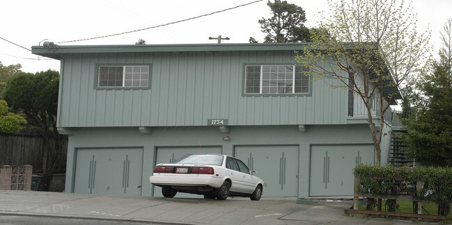 1734 163rd Ave in San Leandro, CA - Foto de edificio - Building Photo