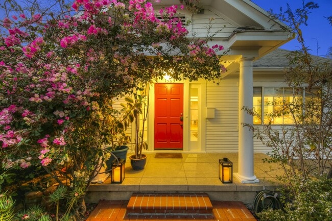 property at 1563 Lucretia Ave