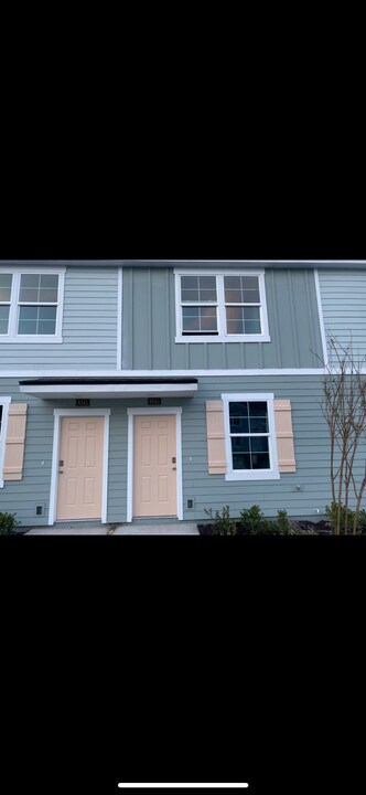 8343 Asteroid St in Jacksonville, FL - Building Photo