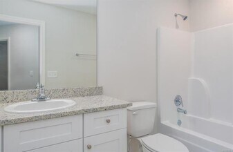 1884 Landing Pl in Deatsville, AL - Building Photo - Building Photo