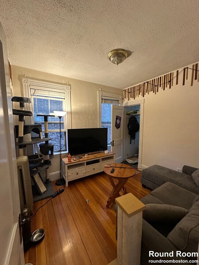 166 Kelton St, Unit 3