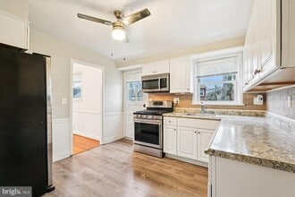 10502 Glenhaven Dr in Silver Spring, MD - Building Photo - Building Photo