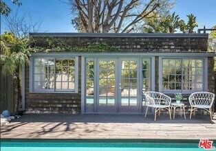 1608 Courtney Ave in Los Angeles, CA - Building Photo - Building Photo