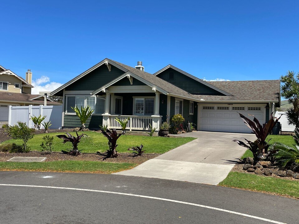 67-1308-1308 Pua'ena St in Kamuela, HI - Building Photo