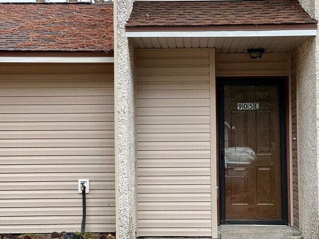 905 Brett Dr in Hinesville, GA - Building Photo - Building Photo