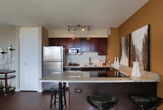 101 W Superior St-Unit -801 in Chicago, IL - Building Photo - Building Photo