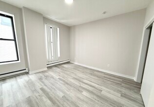 63 Ruggles St, Unit 4B in Boston, MA - Building Photo - Building Photo