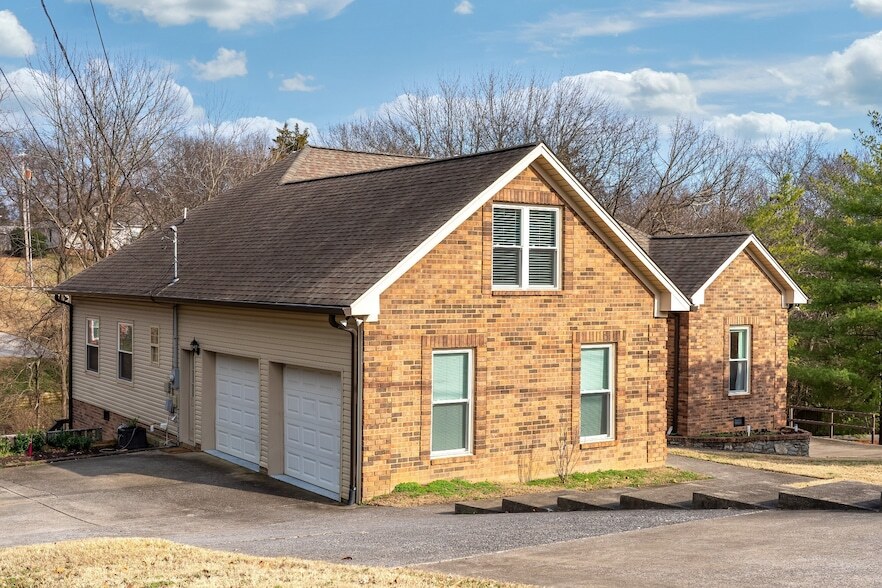 118 River Chase, Unit AUCPWX in Hendersonville, TN - Building Photo