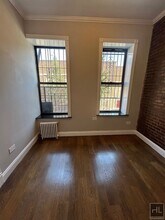 AVE. B, Unit 5D in New York, NY - Foto de edificio - Building Photo