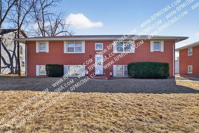 property at 312 E 5th St