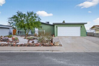 405 Scenic Dr in Henderson, NV - Building Photo - Building Photo