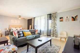 2618 Cove Cay Dr in Clearwater, FL - Foto de edificio - Building Photo