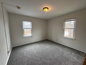 1713 Goff Ave, Unit 4 in Eau Claire, WI - Building Photo - Building Photo
