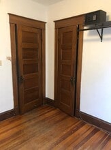 374 Morris St, Unit 2ND FLOOR 5 BEDROOM in Albany, NY - Building Photo - Building Photo