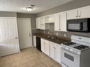 2310 Kingsdale Dr in Deer Park, TX - Building Photo - Building Photo