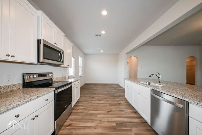 2041 Hialeah Dr in Seagoville, TX - Building Photo - Building Photo