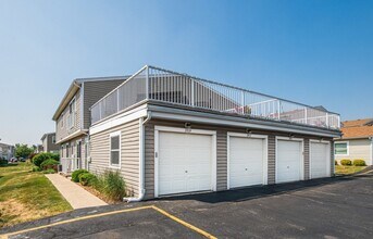 7917 163rd Pl, Unit 158 in Tinley Park, IL - Building Photo - Building Photo
