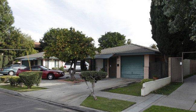 5772-5782 Fullerton Ave in Buena Park, CA - Foto de edificio - Building Photo