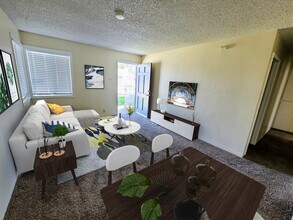 1321 Turquoise Ave, Unit 130 in Mentone, CA - Foto de edificio - Building Photo