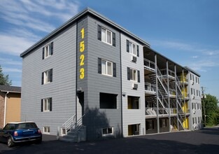 The Highland in Knoxville, TN - Building Photo - Building Photo