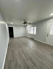 116 E Pk Ln St in Derby, KS - Building Photo - Building Photo