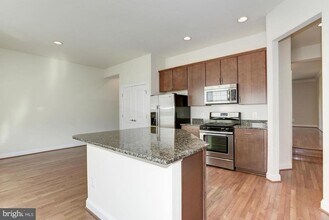 43374 Old Ryan Rd in Ashburn, VA - Building Photo - Building Photo