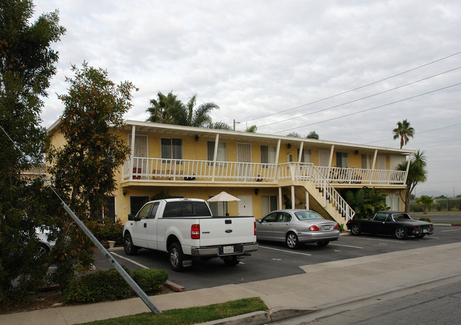 303 Seal Beach Blvd in Seal Beach, CA - Building Photo - Building Photo