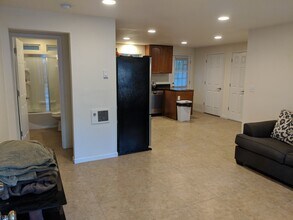 6001 6th Ave SE in Olympia, WA - Building Photo - Building Photo