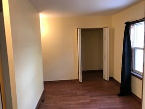 377 Sydney Ave in Winnipeg, MB - Building Photo - Building Photo