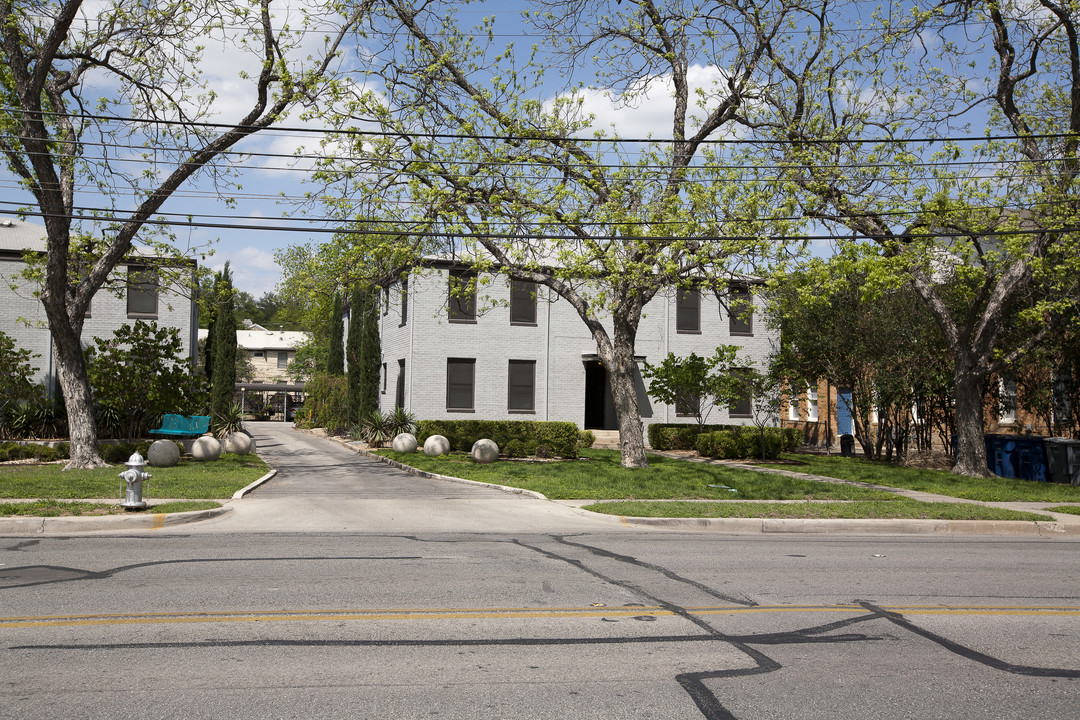 Enfield Heights Apartments in Austin, TX - Building Photo