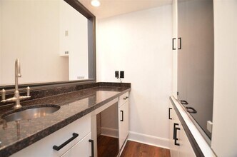 1425 Nantucket Dr in Houston, TX - Building Photo - Building Photo