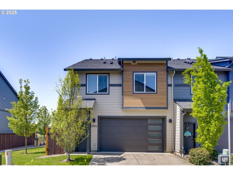 10902 NE 119th Pl in Vancouver, WA - Building Photo