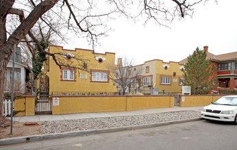 210 High St NE in Albuquerque, NM - Foto de edificio - Building Photo