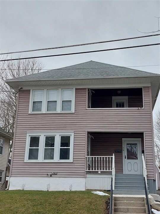 79 Kneeland Ave-Unit -1 (First Floor) in Binghamton, NY - Building Photo