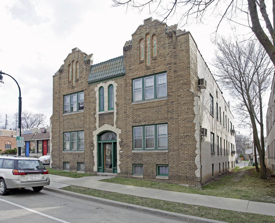 3582 N Oakland Ave in Milwaukee, WI - Building Photo