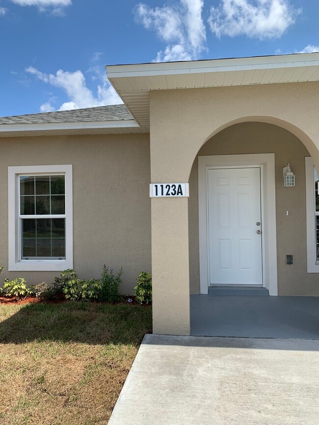 1123 Normandy Dr, Unit A in Kissimmee, FL - Foto de edificio - Building Photo