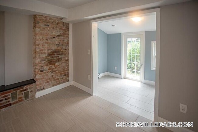 60 Atherton St, Unit 1R in Somerville, MA - Building Photo - Building Photo