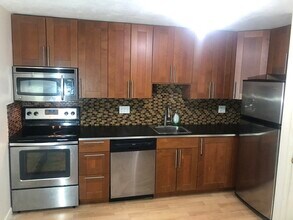 273 Main St, Unit 3B in Boston, MA - Building Photo - Building Photo