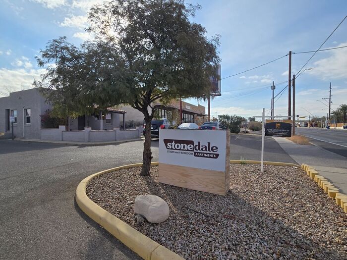 2740 N Stone Ave in Tucson, AZ - Building Photo