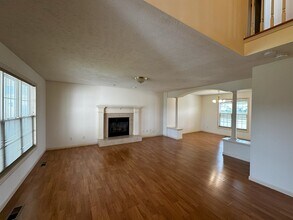 3922 Wildflower Dr in Champaign, IL - Building Photo - Building Photo