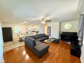 6 Kupono St in Paia, HI - Building Photo - Building Photo